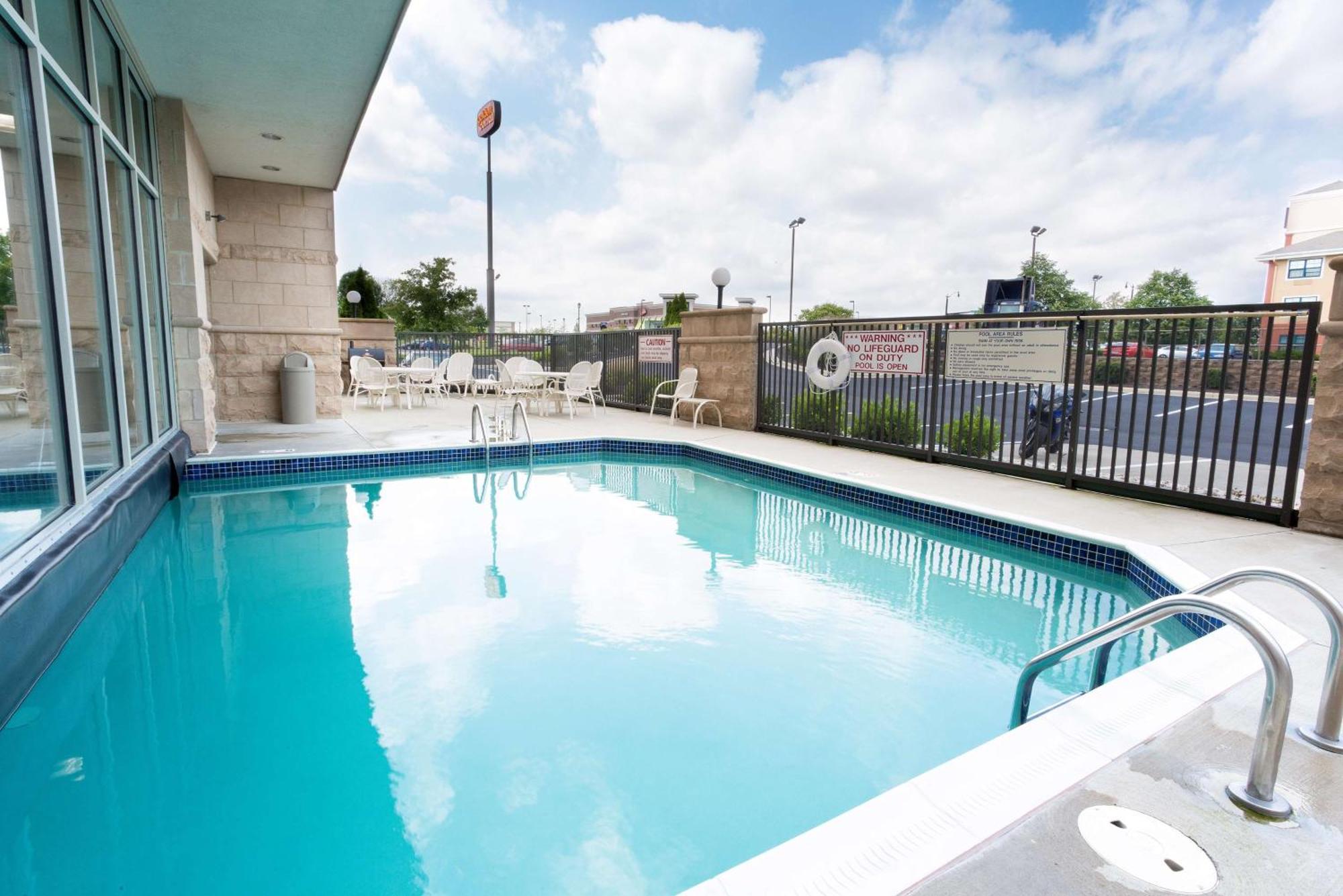 Drury Inn & Suites Dayton North Exteriör bild
